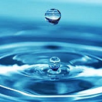 gota de agua representando sostenibilidad y ahorro de recursos en proyectos de eficiencia energética en Cádiz